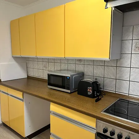 Schone 2 Zimmer-wohnung In Nah Von Koln! * بولهايم